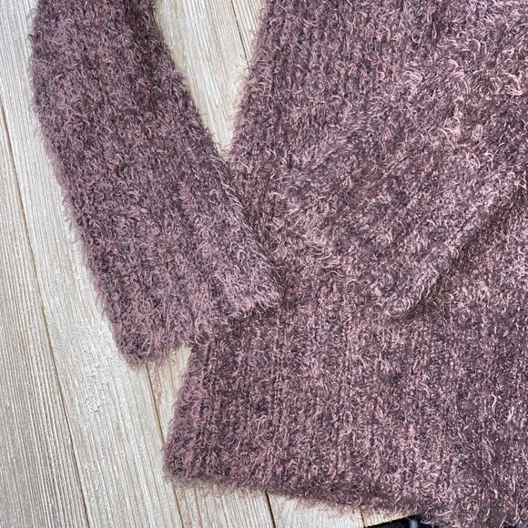 BCBGMAXAZRIA Sweater Women's Size S Fuzzy Knit Shawl Collar Plunging V-Neck 90s - Picture 11 of 12